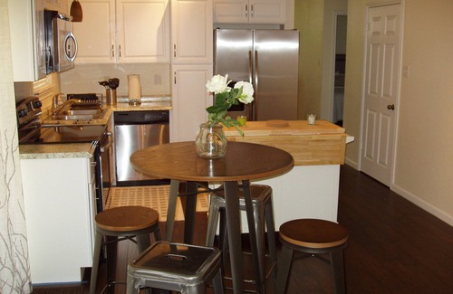 San Antonio House | 3 BR/2BA & 2 Spacious LR/Dining Room-Open Floorplan house. Quiet neighborhood