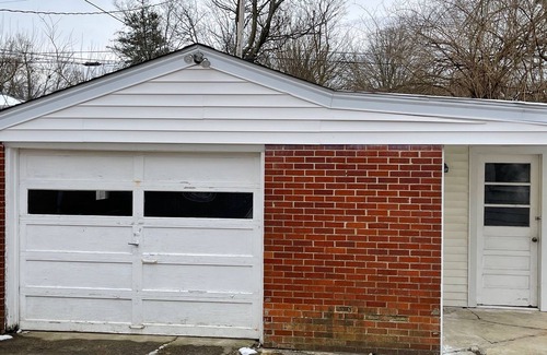 Woodland Hills House | 3 BR, close to fun, entertainment, shops, xway and your own rooms!