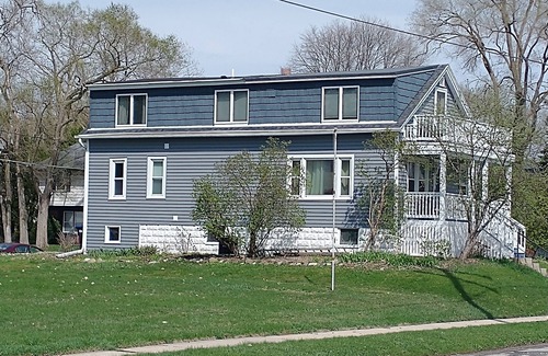 Cudahy House | 3 BR Family home between MKE airport and Lake Michigan
