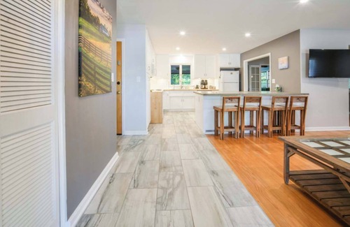 Bashford Manor House | 3-BR First Floor Home Near Louisville Attractions