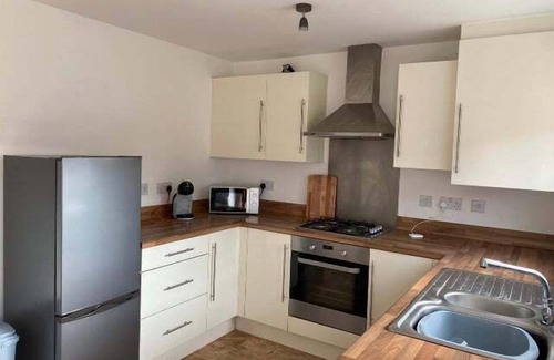 Newport House | 3 BR | Free Parking | Garden