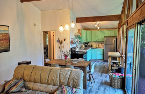 Huntsville House | 3 BR Harp Hygge House. Only 8min to Hidden Valley!