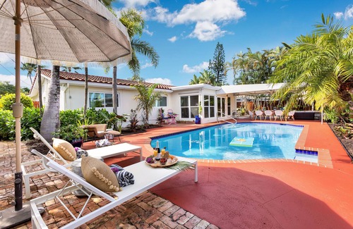 Central Corals House | 3 Br home, Clean, Close to Beach, Relaxing Vibe