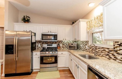 Piedmont Apartment | 3 BR in The Villages free activity May -Oct with Gas golf cart. near squares