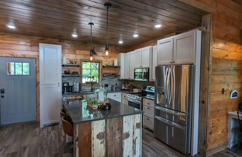 Jasper Cabin | 3 BR Luxury Cabin & Hot Tub near Buffalo River!