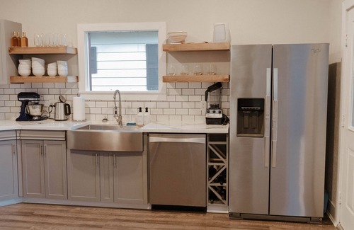 Central Tacoma Apartment | 3 BR Modern Tacoma Apartment Home