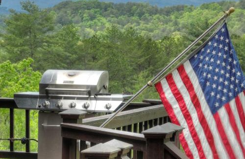 Morganton House | 3 BR Mountain Cabin Games Hot Tub Fire Pit