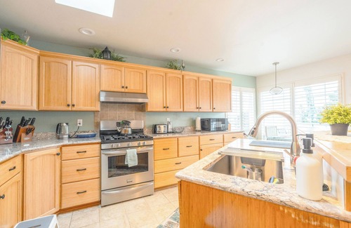 Camano Island House | 3 BR Retreat Home~ Hot tub~Country Club and Private Beach Access