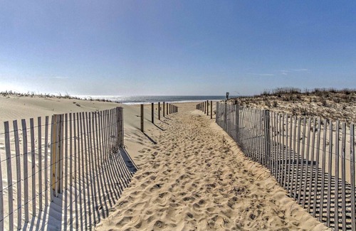 Sunset Island Condo | **3 BR Sunset Island condo**Awesome Water View & 2 Pools*FREE Linens & Towels