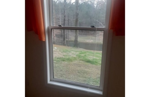 Young Harris Apartment | 3 BR "The Terrace" DOGS go FREE-NO STAIRS