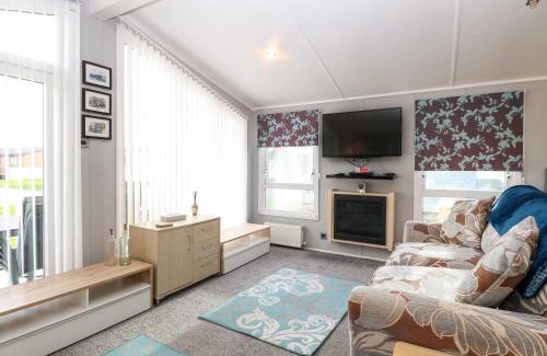 Hopton House | 3 Bure Close