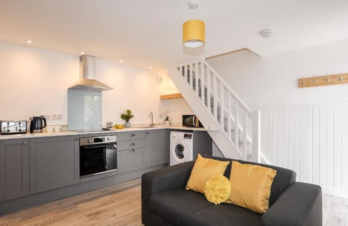 Bangor House | 3 Cae Chwarel