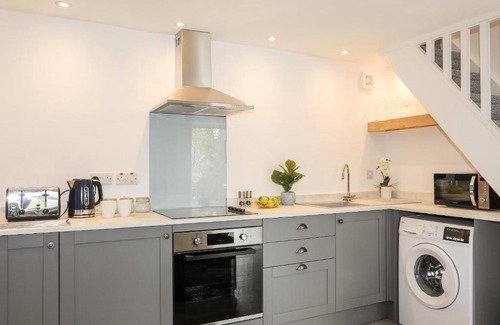 Bangor House | 3 Cae Chwarel