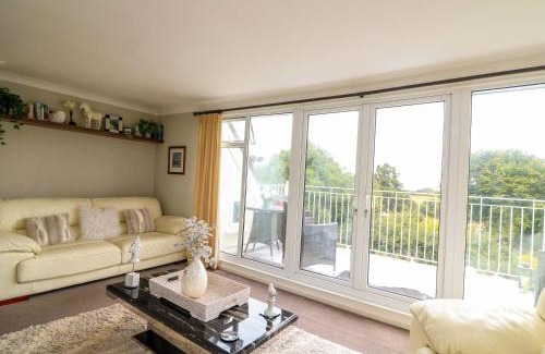 Slapton House | 3 Chantry Hill
