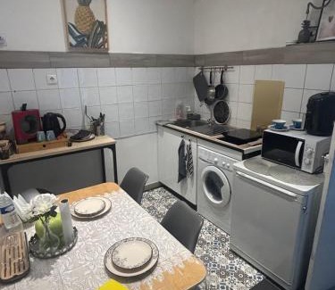 Montreuil Apartment | 3 communes