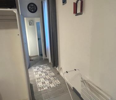 Montreuil Apartment | 3 communes