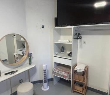Montreuil Apartment | 3 communes