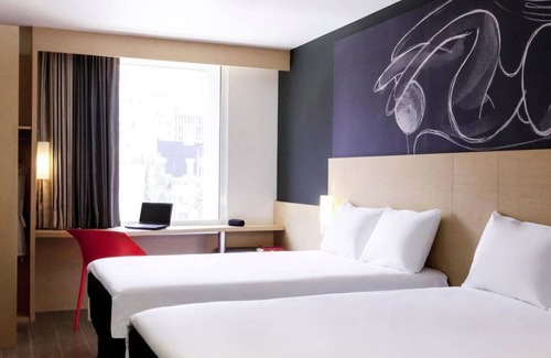 Colonia Centro Hotel | 3 Convenient Units! Parking Onsite, Steps from Art & History Museums