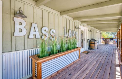 Bass Lake House | #3 Cottage Like Suite With Private Hot Tub