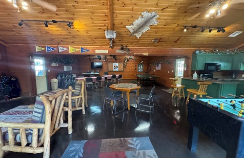 Afton Cabin | 3 Crosslake ROMANTIC Log Cabin in the woods. Hot Tub & Wood Burning Fire Place.
