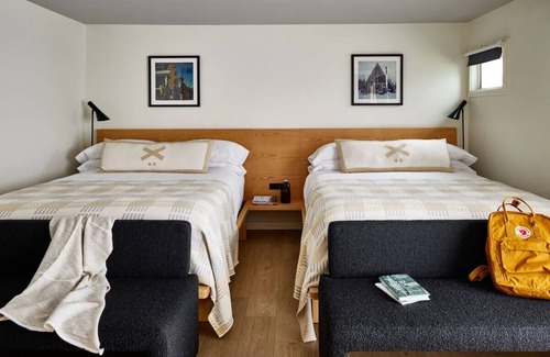 Stowe Area Hotel | 3 Deluxe Double Queens | Tälta Lodge, a Bluebird by Lark | with Bike Rentals