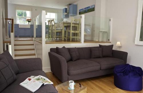Salcombe House | 3 Eddystone Row