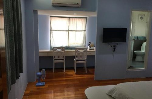 Nangan Bed & Breakfast | 3 Feet Cat