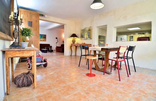 Saint-Quentin-la-Poterie House | 3 bedroom accommodation in Saint-Quentin-la-Poter