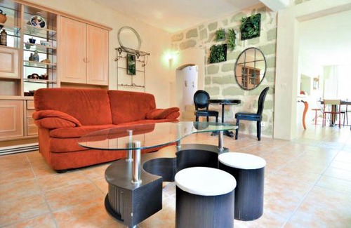 Saint-Quentin-la-Poterie House | 3 bedroom accommodation in Saint-Quentin-la-Poter