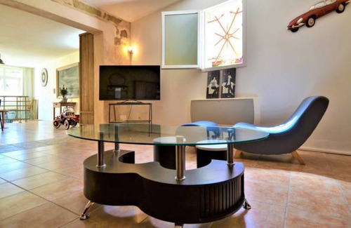 Saint-Quentin-la-Poterie House | 3 bedroom accommodation in Saint-Quentin-la-Poter