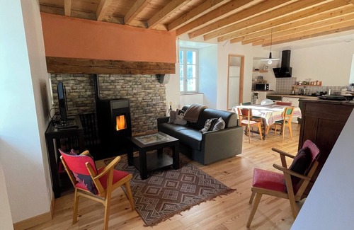 Beost House | 3* gîte "La maison Salanave" with garden and SPA Ossau valley mountain view
