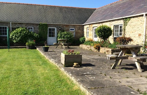 Bodorgan Cottage | 3 Glantraeth Farm Cottage. Pet friendly, ideal base to explore Anglesey.