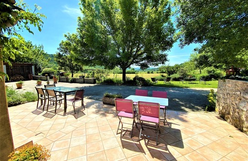 Villeneuve-de-Berg House | 3* group gîte, 15/19p, park, 110m2 reception room/semi-pro kitchen