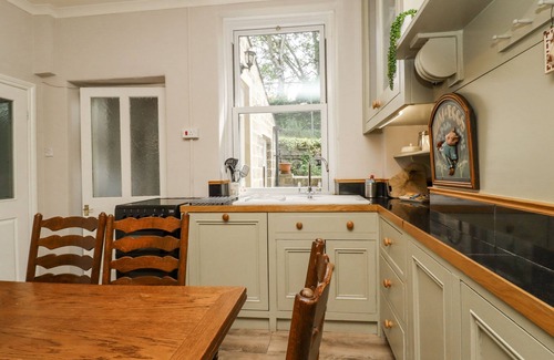 Pateley Bridge Cottage | 3 HAMILTON TERRACE, pet friendly, with a garden in Pateley Bridge
