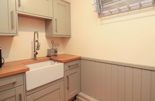 Salcombe Cottage | 3 Hamstone Court