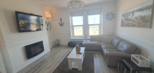 Rhos on Sea Apartment | 3 Harbour Views