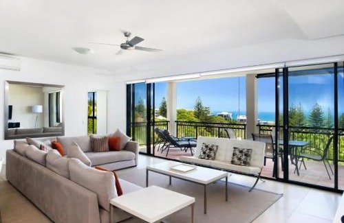 Sunshine Beach Apartment | 3 Hilltop Villas White Water Views from the Heart of Sunshine