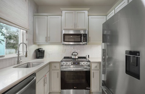 Seaside Cottage | 3 Houses to Beach, Pet Friendly - Seaside, FL! + 2 Adult Bikes!