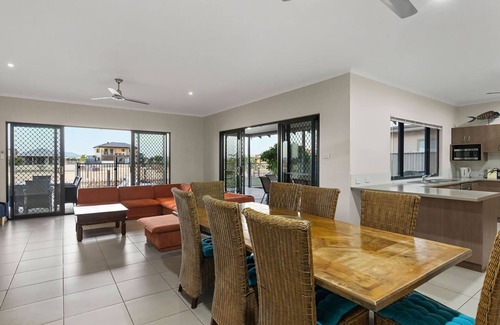 Exmouth House | 3 Kestrel Place - complete with private pool