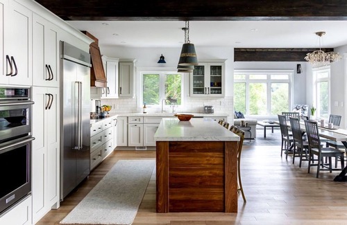 Dysart et al Cottage | 3 King Bedrooms w/3 ensuites and 7-person Hot Tub
