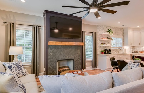 Augusta House | 3 King Suites - Brand New Luxury Home in Augusta