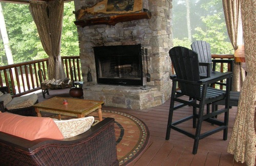 Blue Ridge Cabin | 3 King Suites! Great Views! Outdoor Fireplace! Paved Roads! Pets! Access Ramp!