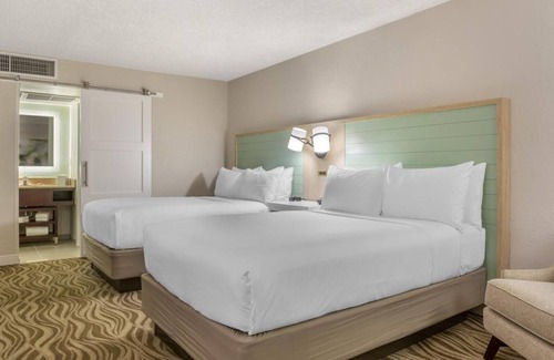 Lake Buena Vista Hotel | 3 Lake Buenas Vista Family Units: Disney-World Shuttle, Aquatic Playground