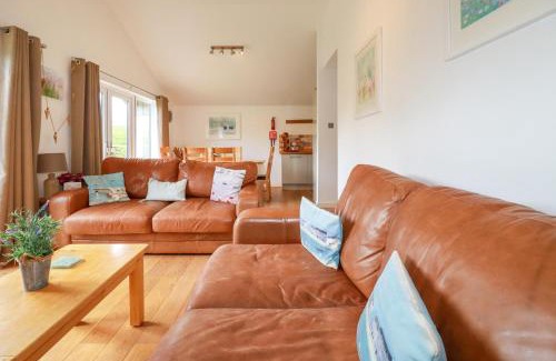 Looe House | 3 Lake View