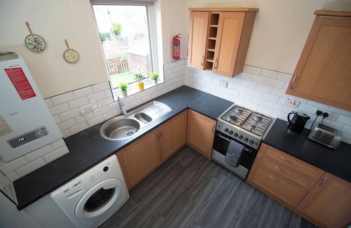 Galashiels House | 3 Large Bedroom Ground Floor