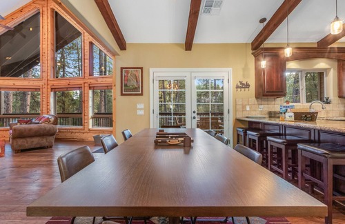 Pine Ski Chalet | 3 Level Dream Lodge +AMENITIES+ Hot Tub, Theater, Arcade, Pool Table, GENERATOR