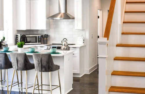 East Durham House | 3 Level Rooftop Oasis Near Downtown Durham!