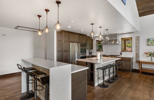 Steamboat Springs House | 3 Living Areas - 2 Kitchens - Deck with Serene Views