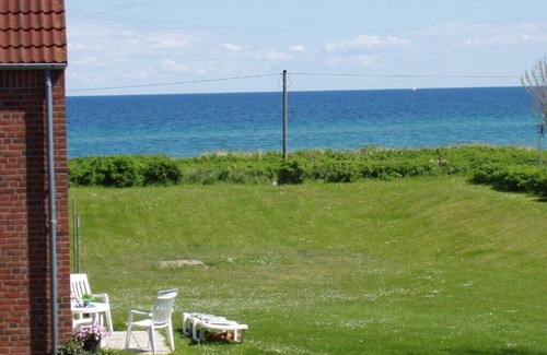 Kronsgaard Apartment | 3 * LOGENPLATZ; SUNNY SEA VIEW TERRACE APARTMENT, SWIMMING POOL/SAUNA, BEACH BASKET