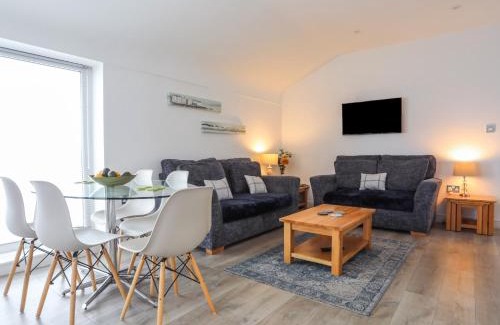 Rhyd-y-clafdy House | 3 Marina View